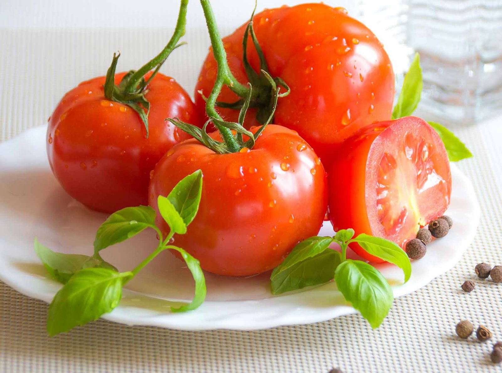 10 Surprising Health Benefits Of Tomatoes